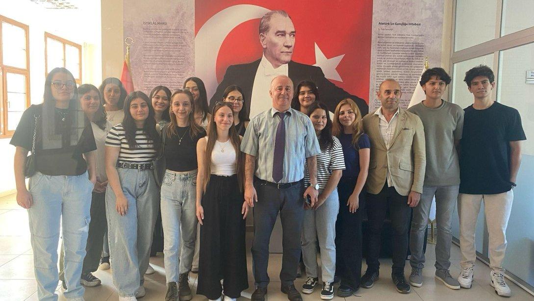 Sadık Susamcıoğlu Anadolu Lisesi Mezunlarından İlçe Milli Eğitim Müdürümüze Ziyaret