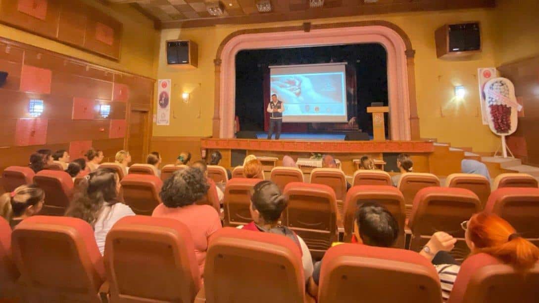 En İyi Narkotik Polisi Anne Eğitimi